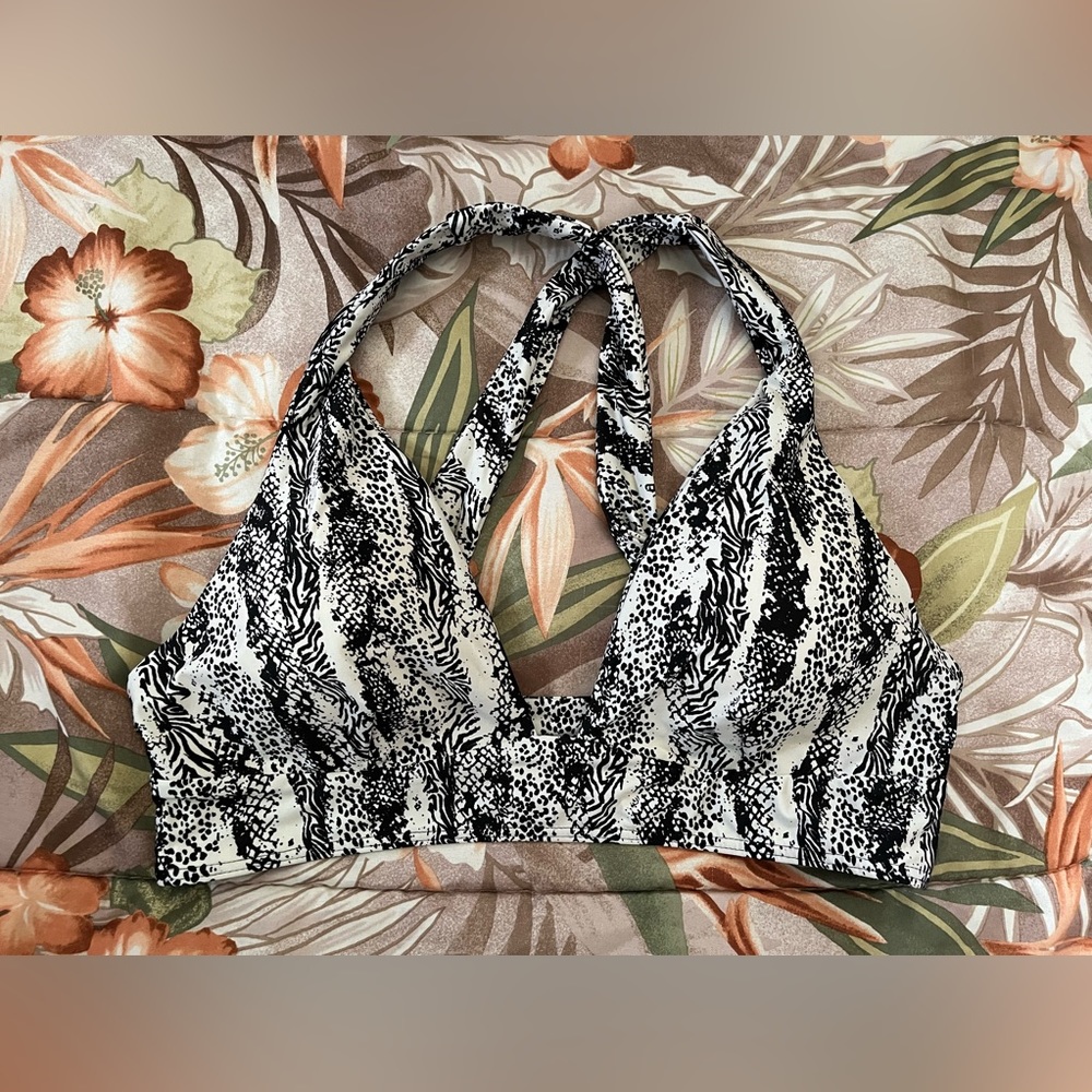 Volcom Women’s Spirit Animal Halter Bikini Top Size Large NWT